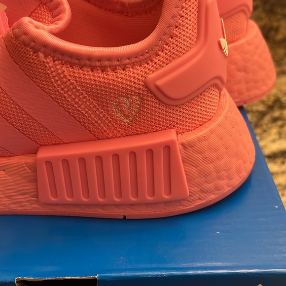 Adidas NMD Valentines Edition - Picture 3 of 5
